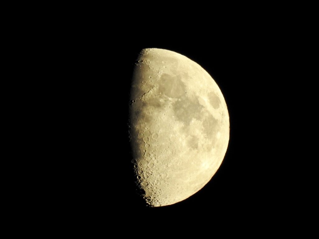 moon, crescent moon, night-2752313.jpg